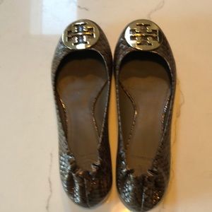Tory Burch Snake skin flats size 9.